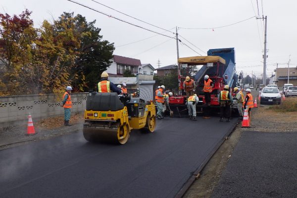 特殊舗装道路改良工事　第８工区