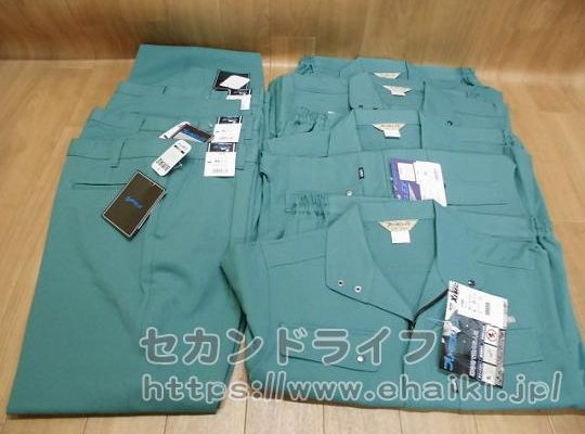 旧制服を寄付しました